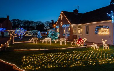 3 Best Solar powered Christmas Lights